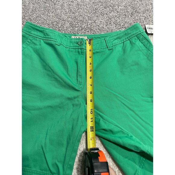 NWT LL Bean Womens 14 Freeport Chino Short Misses Green Favorite Fit Straight - Picture 4 of 13